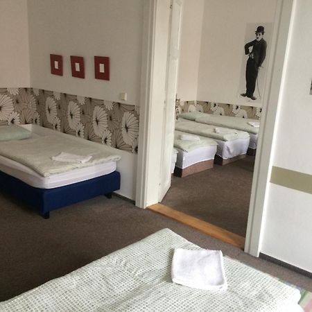 Charles Square Hostel Praga Cameră foto