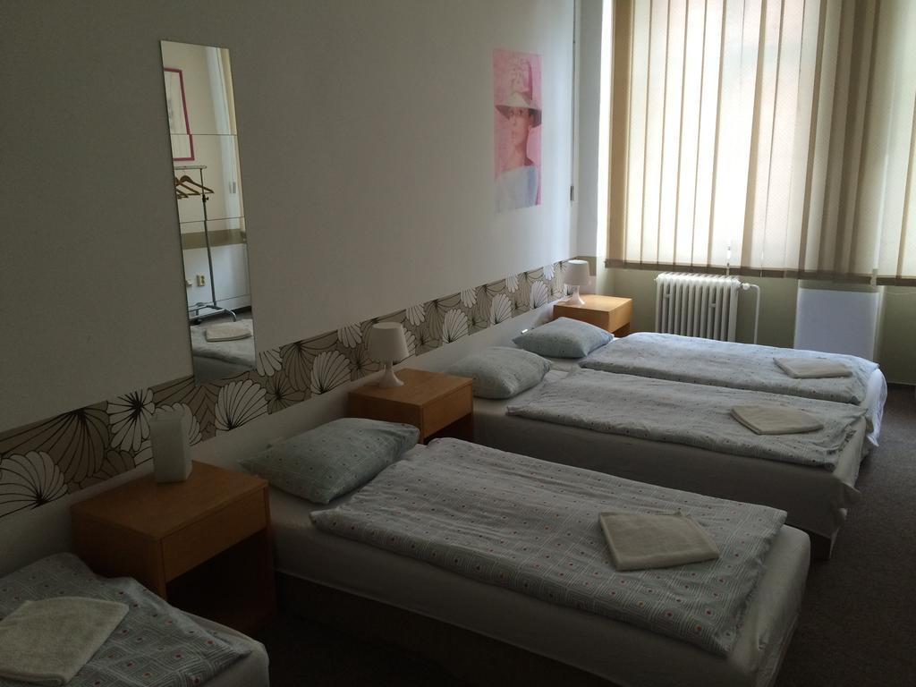 Charles Square Hostel Praga Exterior foto