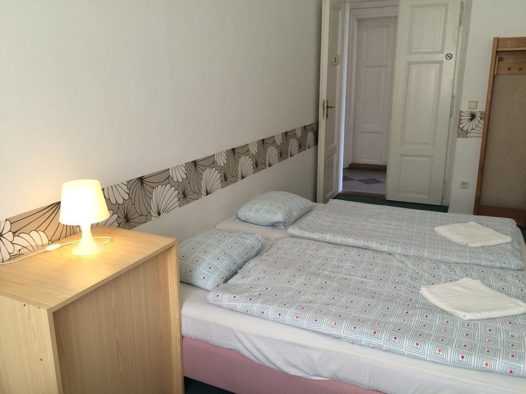 Charles Square Hostel Praga Exterior foto