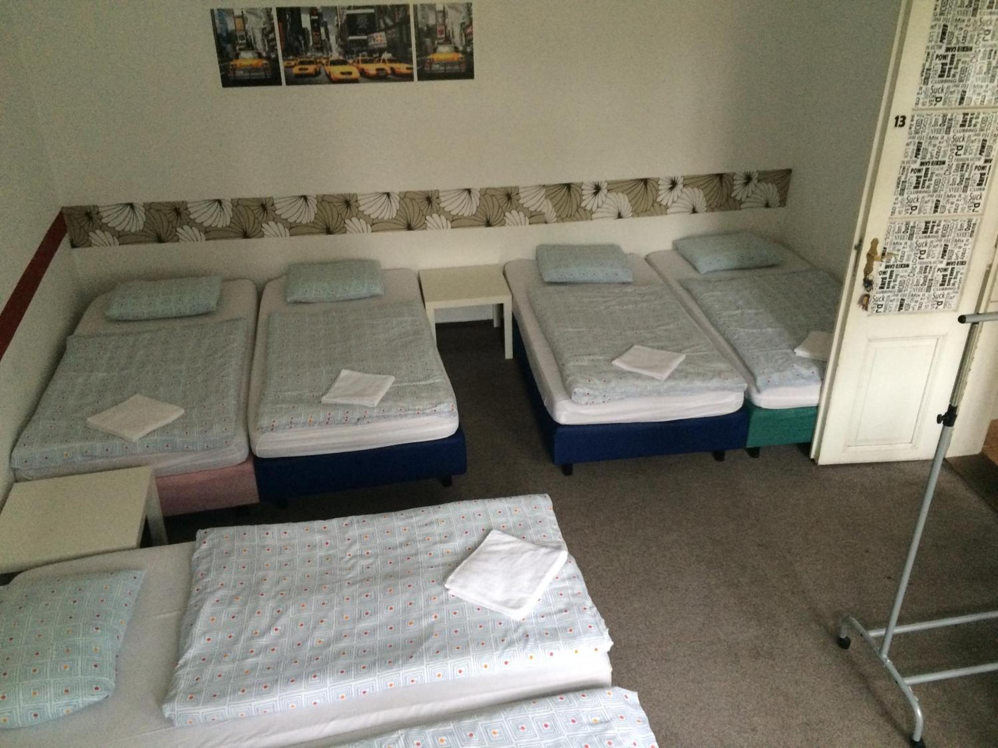 Charles Square Hostel Praga Cameră foto