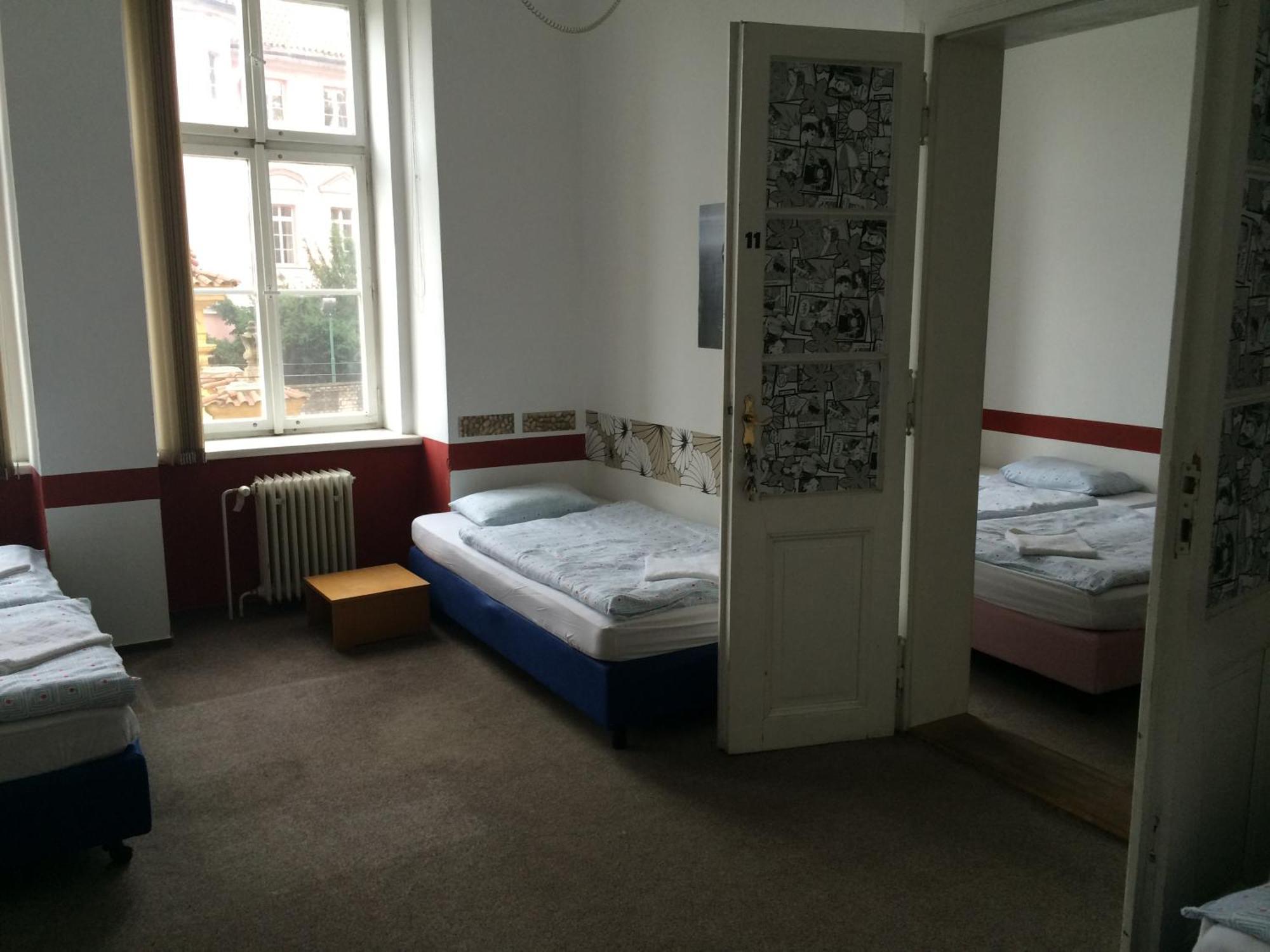 Charles Square Hostel Praga Cameră foto