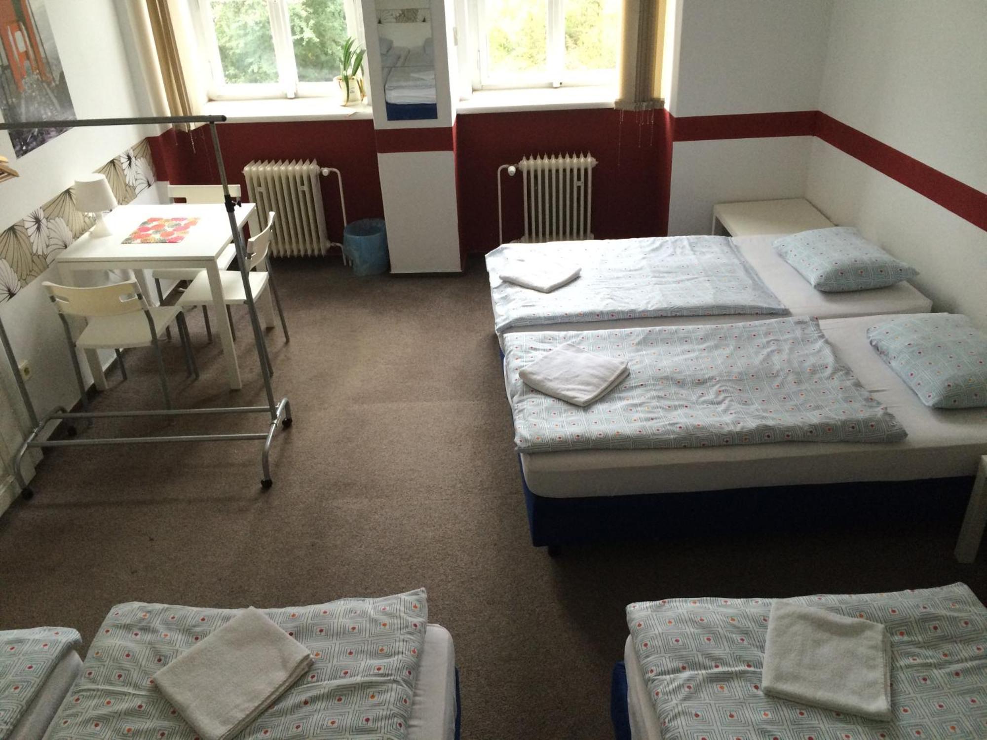 Charles Square Hostel Praga Cameră foto