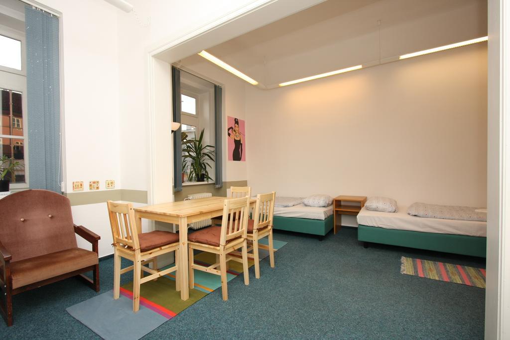 Charles Square Hostel Praga Cameră foto