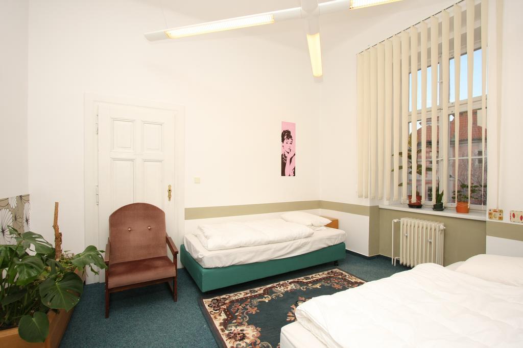 Charles Square Hostel Praga Cameră foto